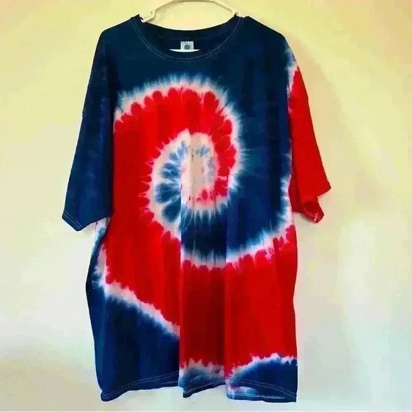 colortone Other - Colortone red white and blue tie dye shirt